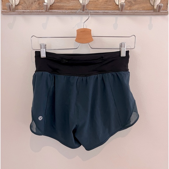 LULULEMON 4” navy shorts size 4 - Picture 2 of 3